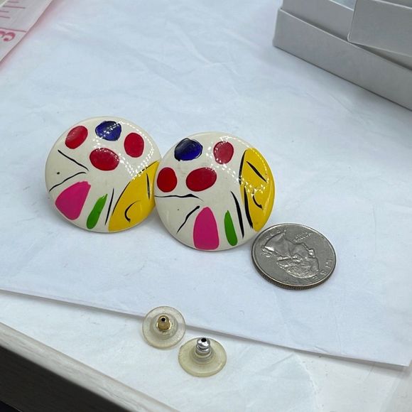 Vintage hand painted button wearable art earrings - Picture 6 of 8